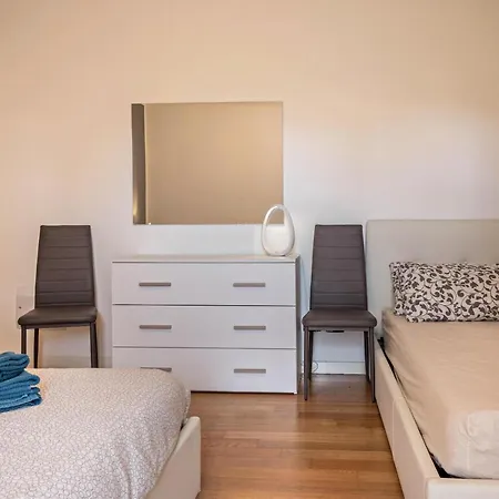 Ormeggio Maggiore Apartment *