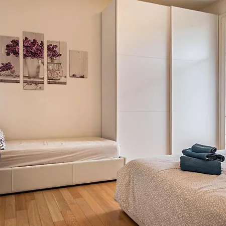 Ormeggio Maggiore Apartment *